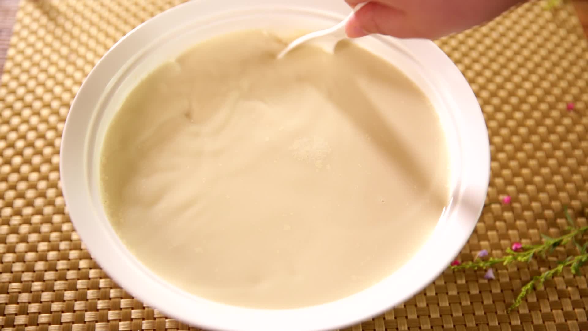 古法制作手工豆腐磨豆浆视频的预览图