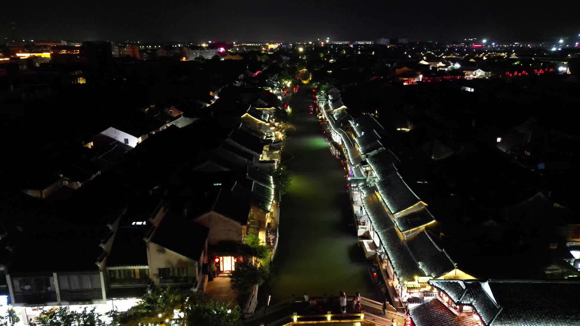航拍浙江嘉兴西塘古镇景区夜景视频的预览图