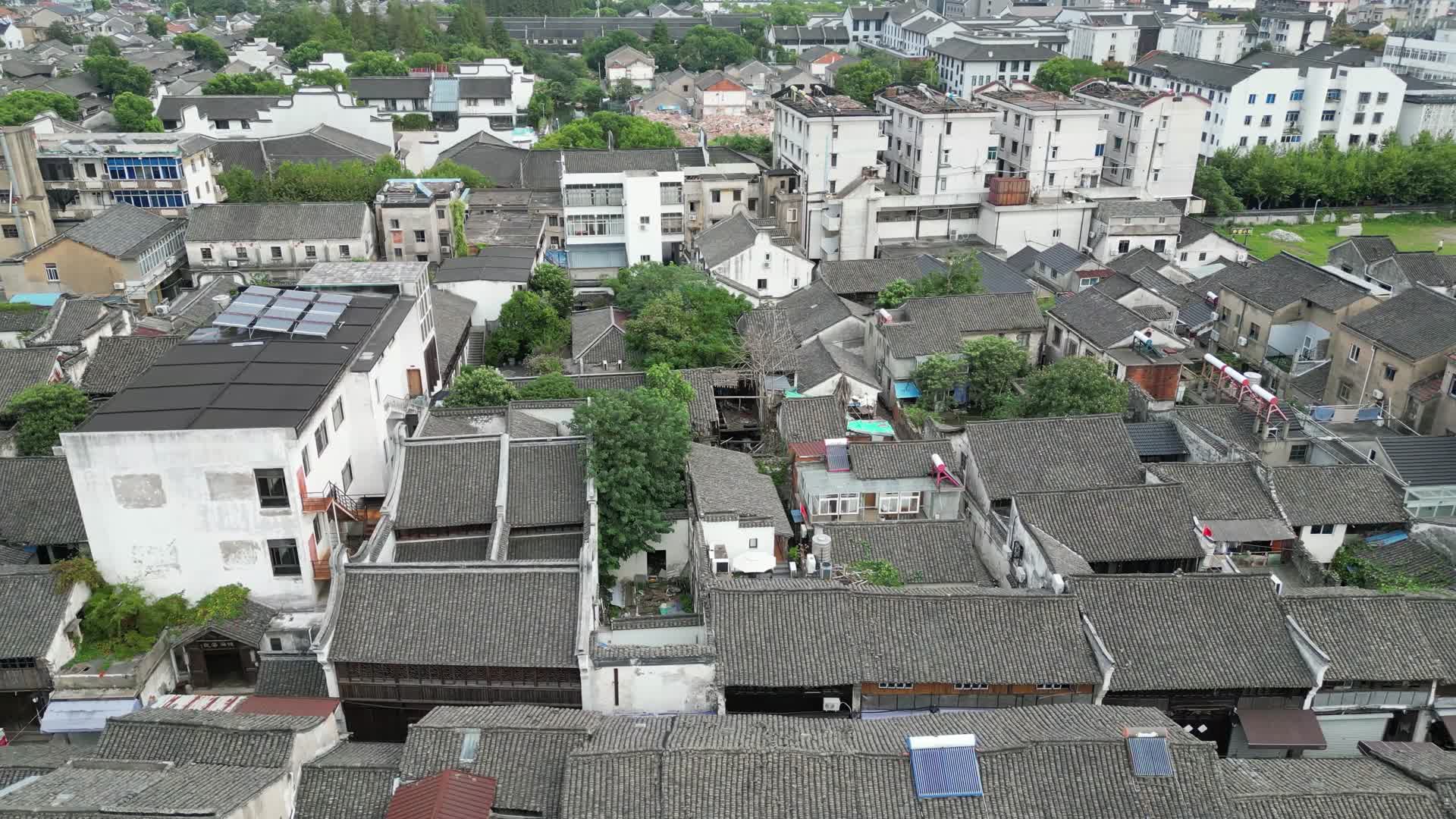 航拍浙江桐乡乌镇东栅景区视频的预览图