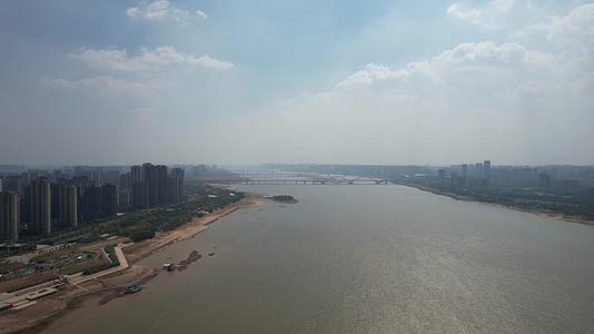 航拍江西南昌城市建设城市风光视频的预览图