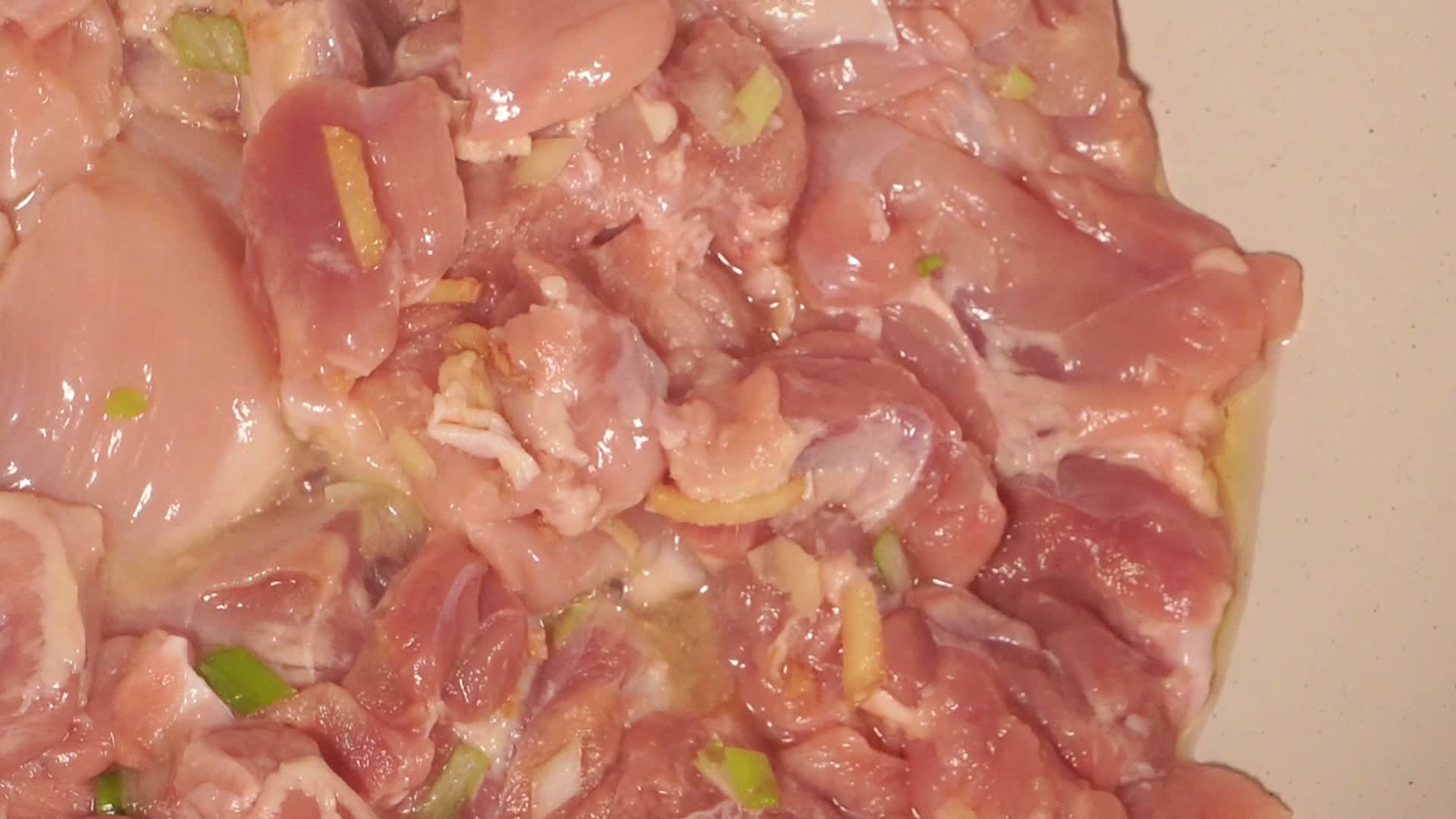 加底油煎鸡排制作照烧鸡肉视频的预览图