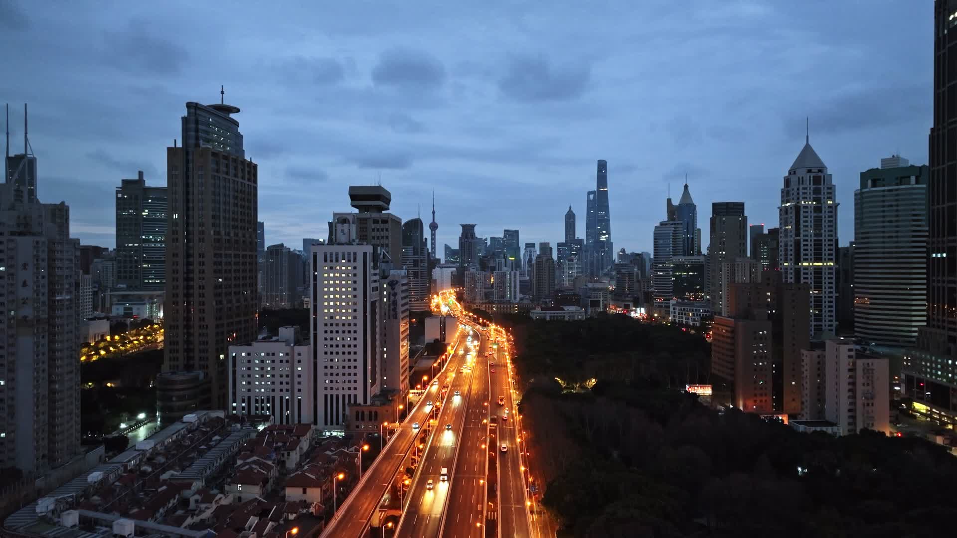 上海延安路立交高架城市风光航拍视频的预览图