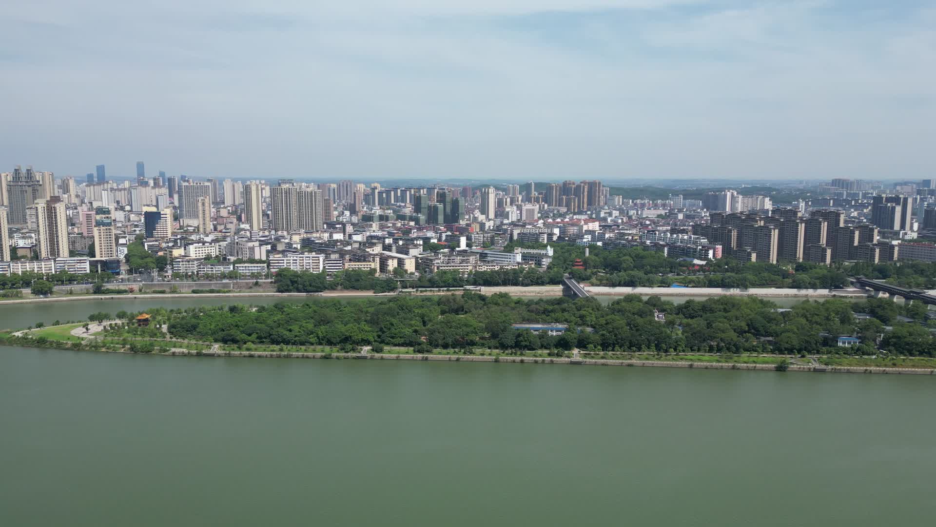 江西吉安城市风光航拍视频的预览图