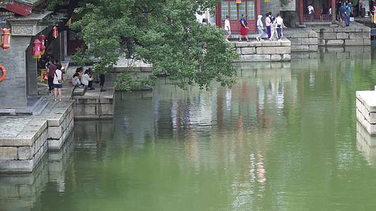 江南水乡河边明清古建筑中式建筑视频的预览图