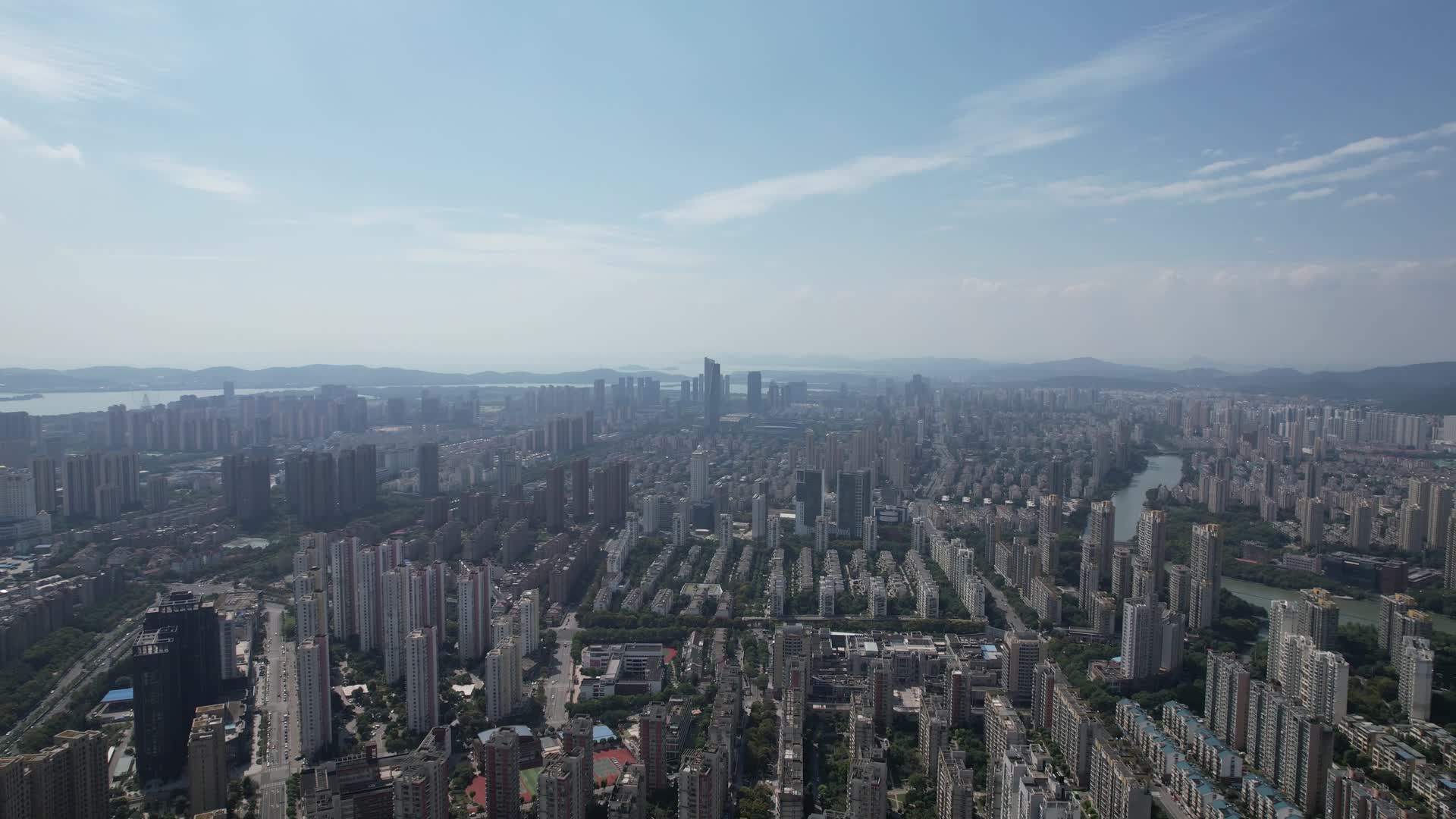 航拍江苏无锡城市大景视频的预览图