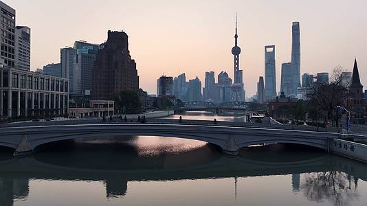 上海航拍4K陆家嘴金融城上海两会城市发展视频的预览图