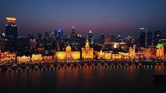上海陆家嘴夜景地标宣传片东方明珠外滩海关大楼视频的预览图