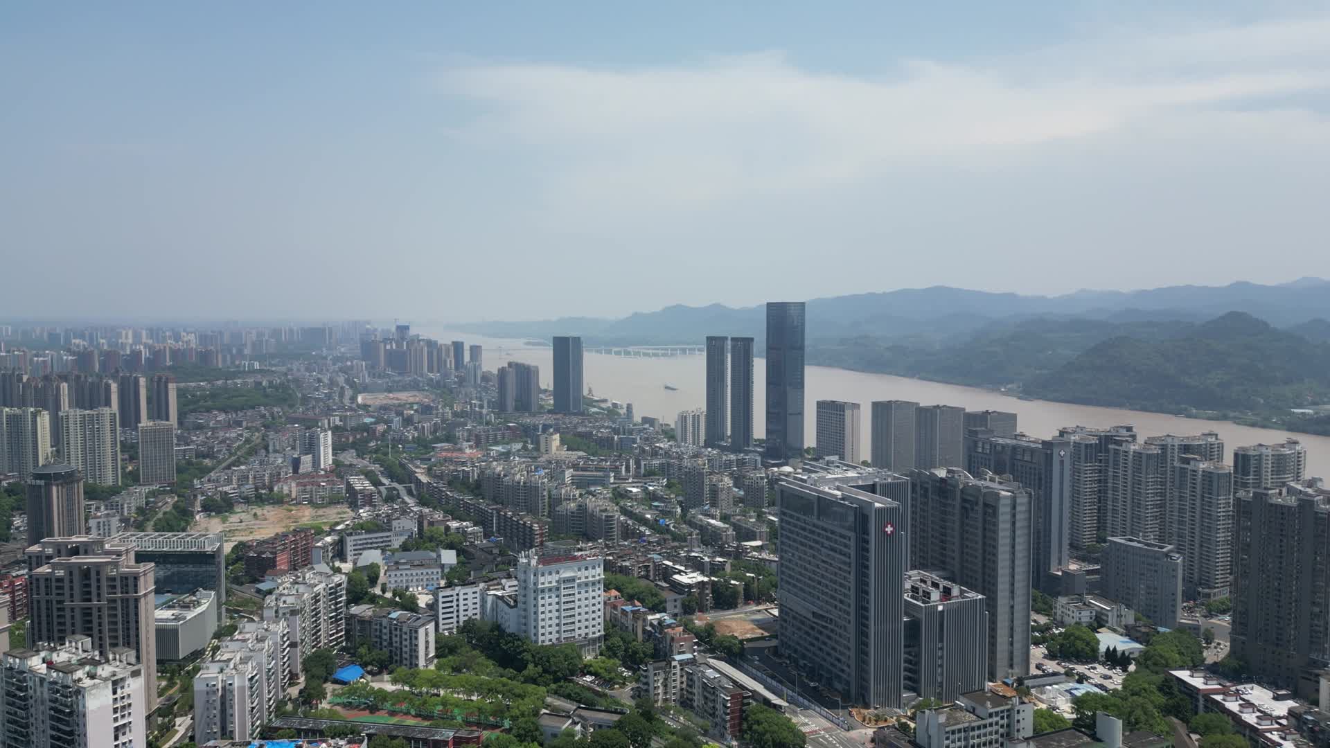 航拍湖北宜昌城市建设宜昌大景视频的预览图