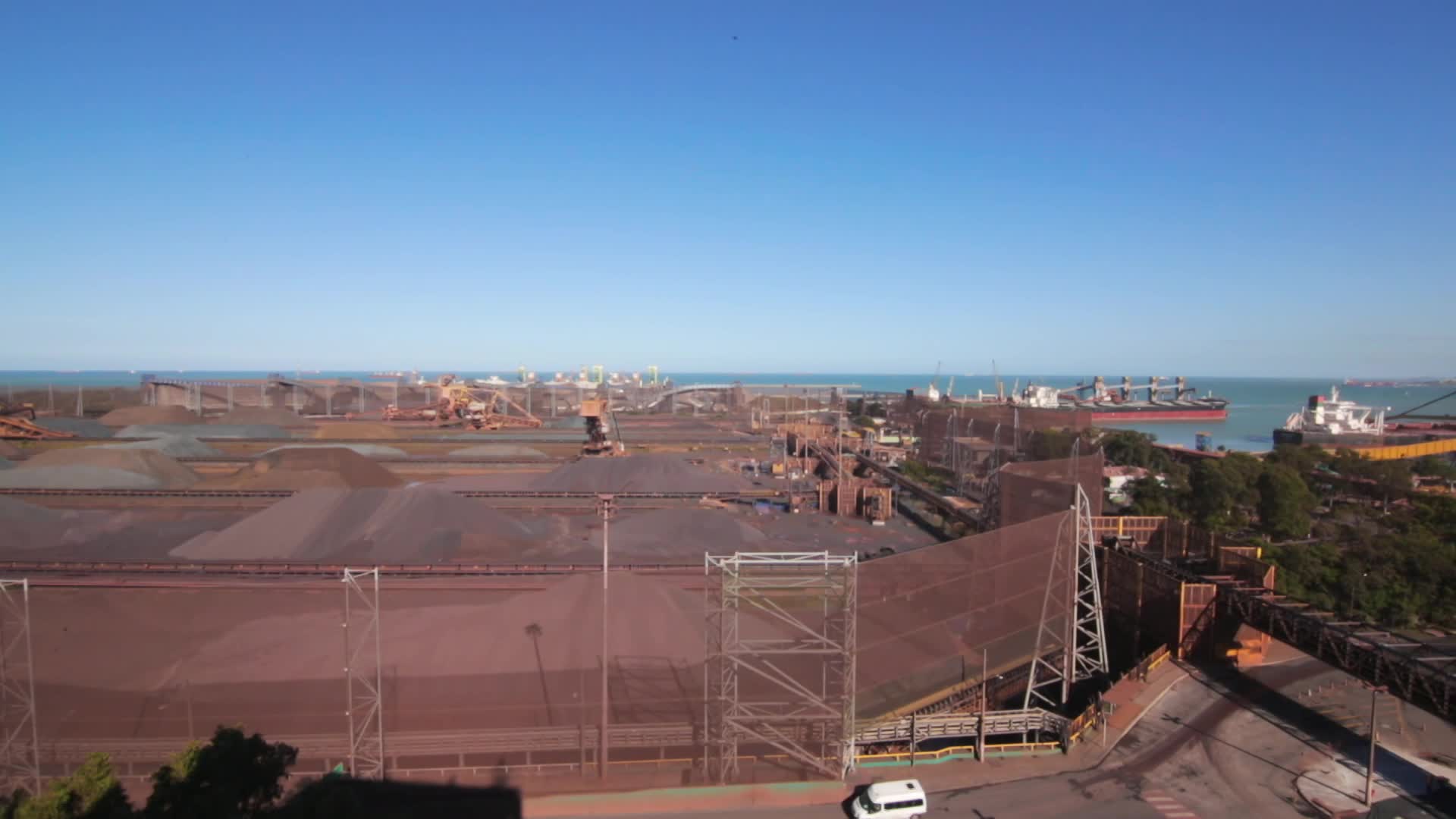 M1巴西铁矿石厂航拍视频的预览图
