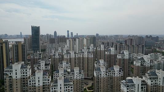 航拍江西南昌城市风光大景视频的预览图