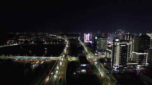 航拍江西南昌城市交通夜景视频的预览图