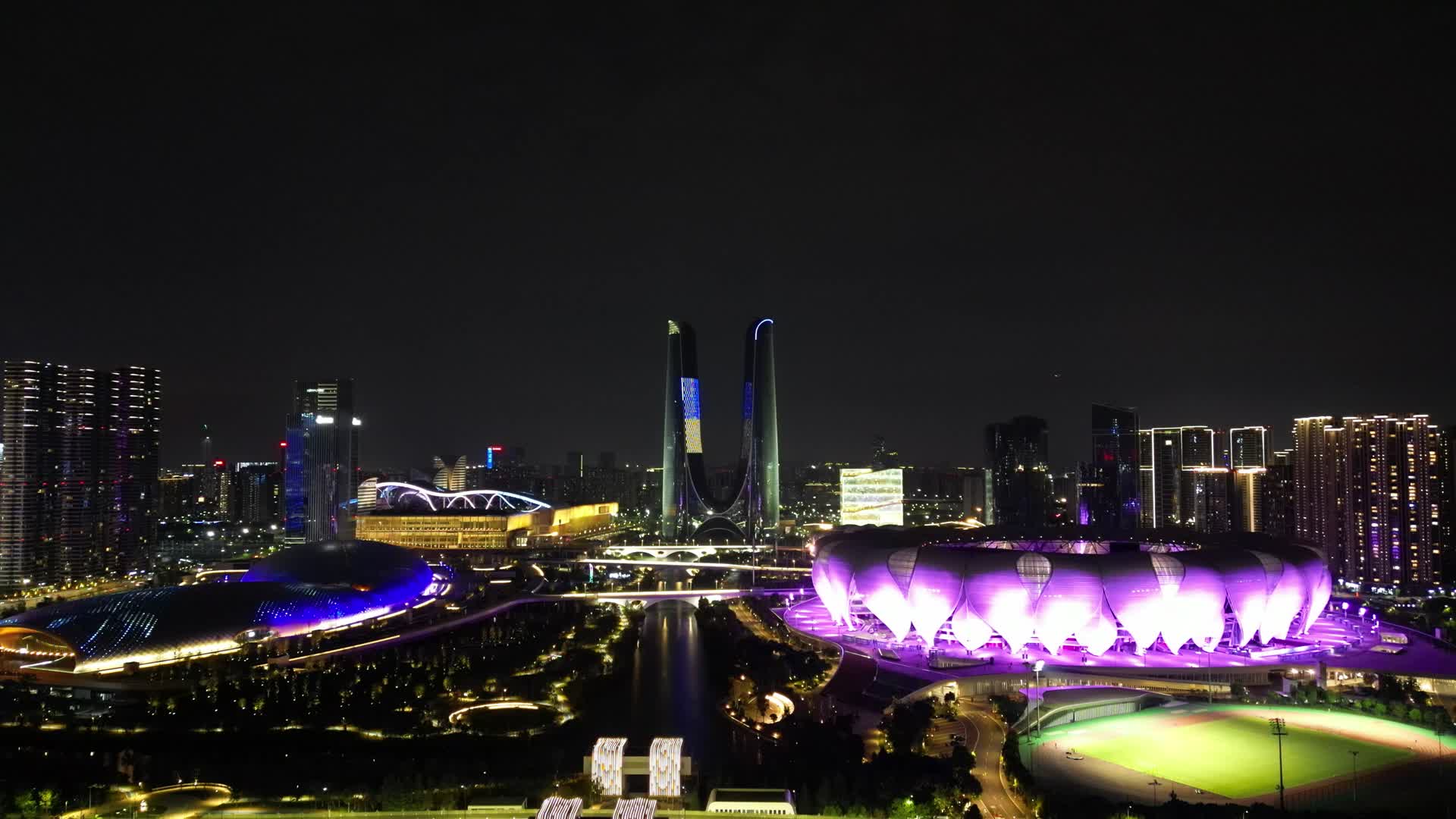 航拍浙江杭州奥体中心夜景视频的预览图
