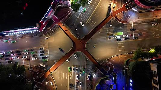 航拍城市夜景交通人行天桥视频的预览图
