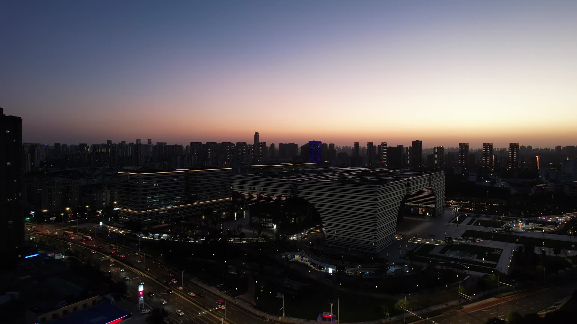 航拍江苏常州文化广场地标建筑视频的预览图