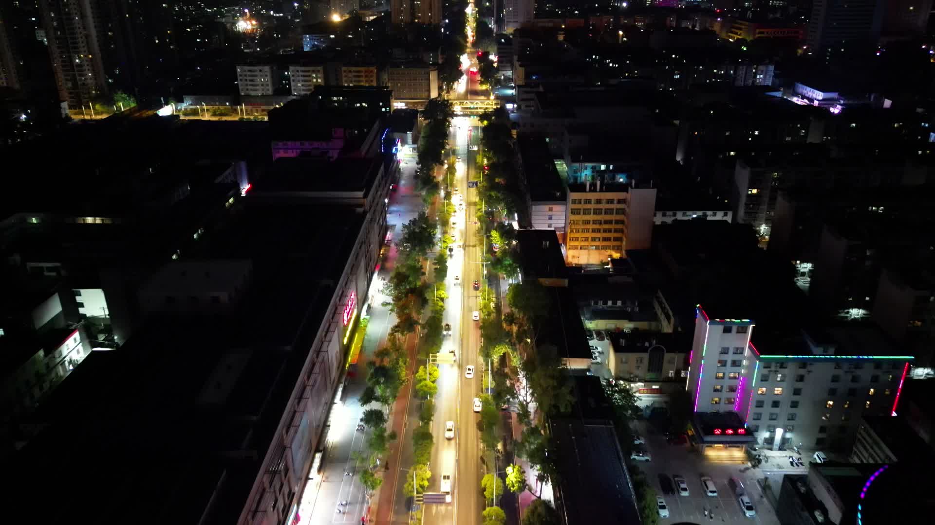 城市航拍襄阳城市夜景交通视频的预览图
