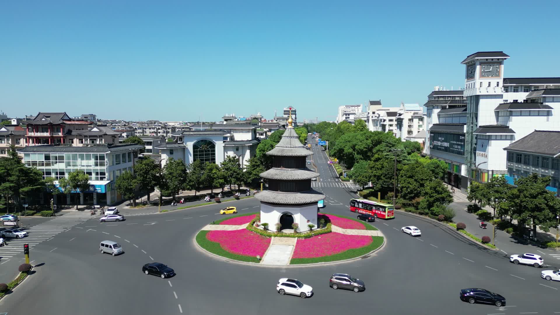 航拍江苏扬州文昌阁地标建筑视频的预览图