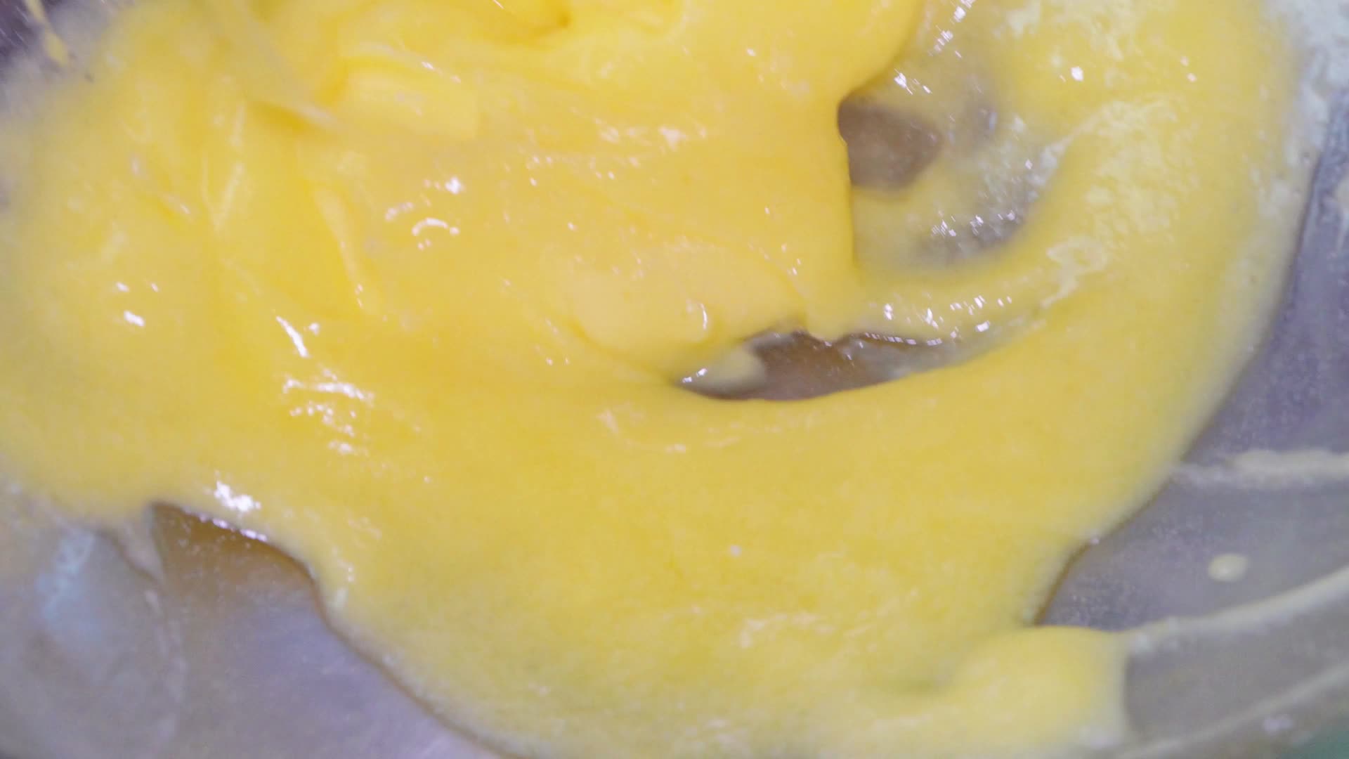 切分黄油融化黄油视频的预览图