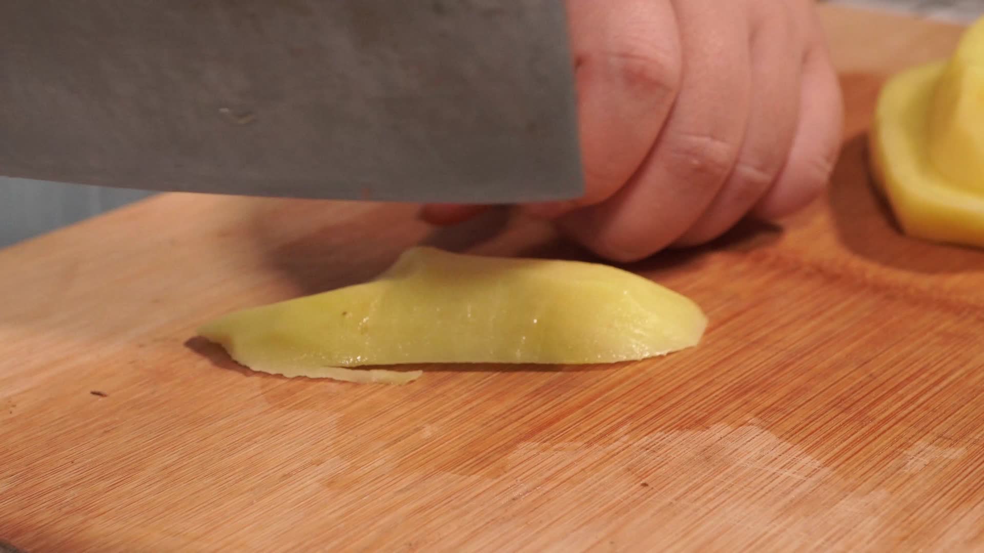 切土豆定土豆块处理马铃薯视频的预览图