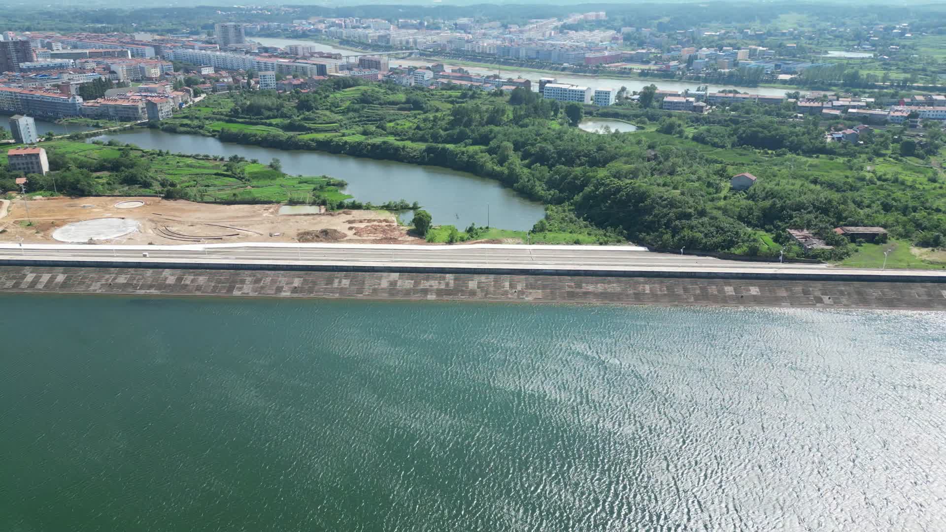 航拍湖北徐家河水库4A景区大坝视频的预览图