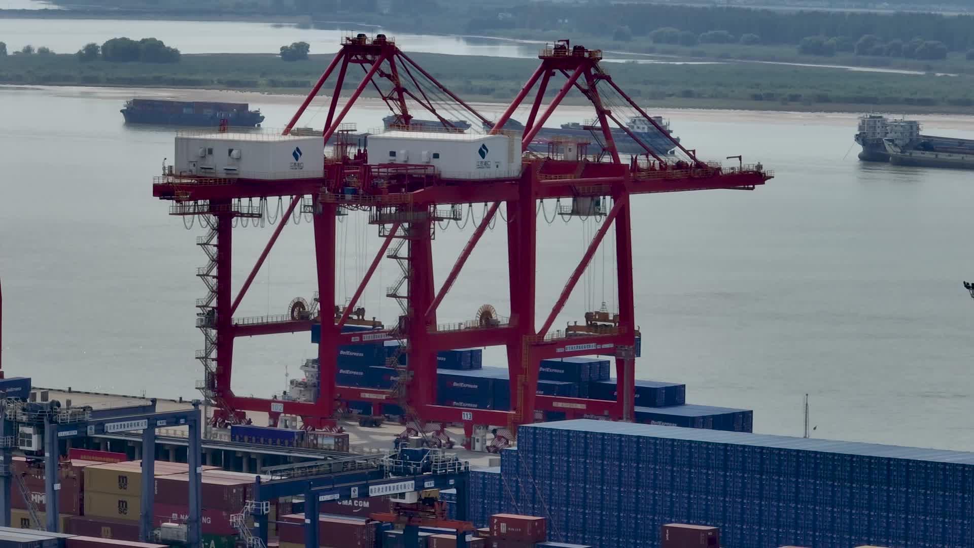 4K合集航拍南京龙潭港视频的预览图