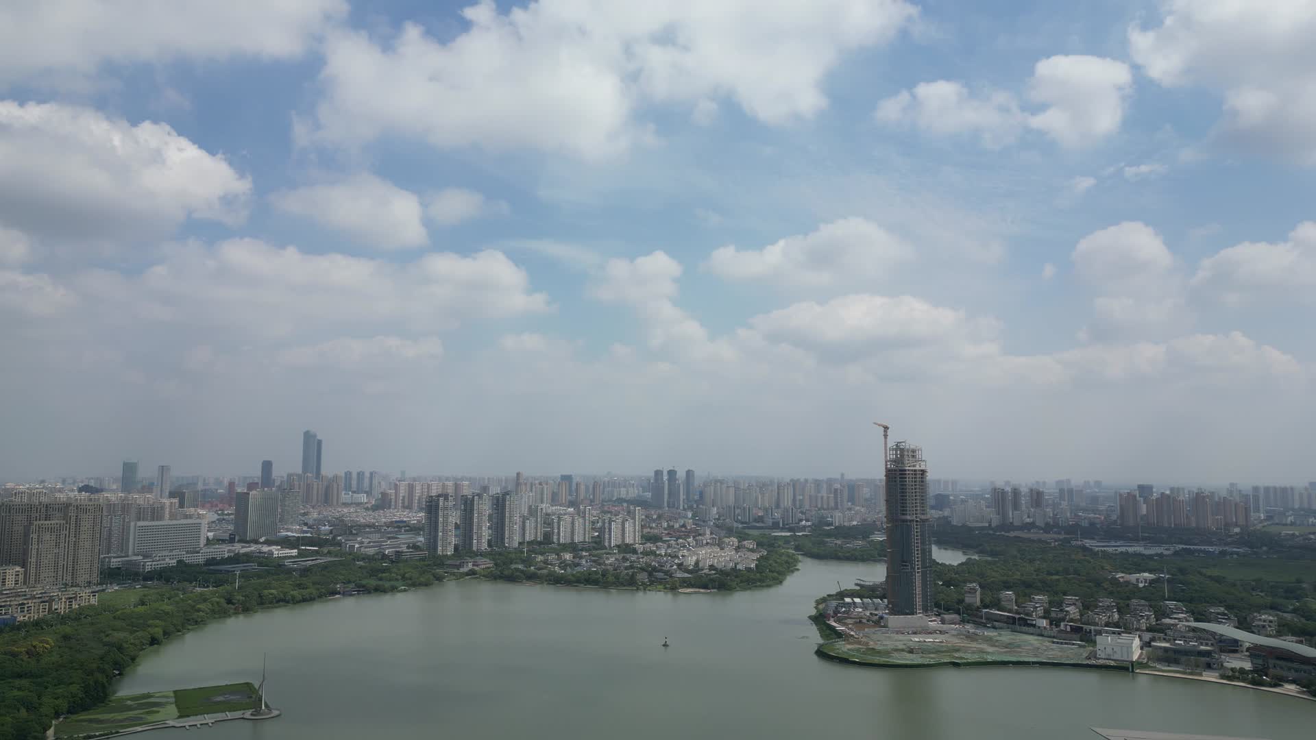 航拍江苏无锡蠡湖风光视频的预览图
