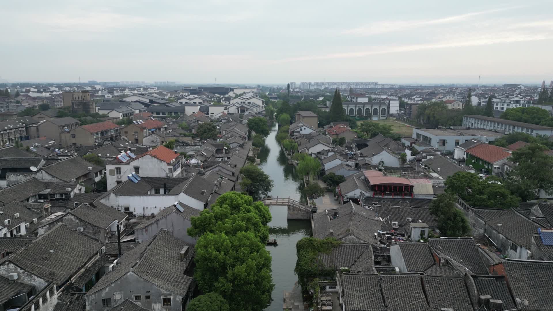 航拍浙江嘉善西塘古镇景区5A景区视频的预览图