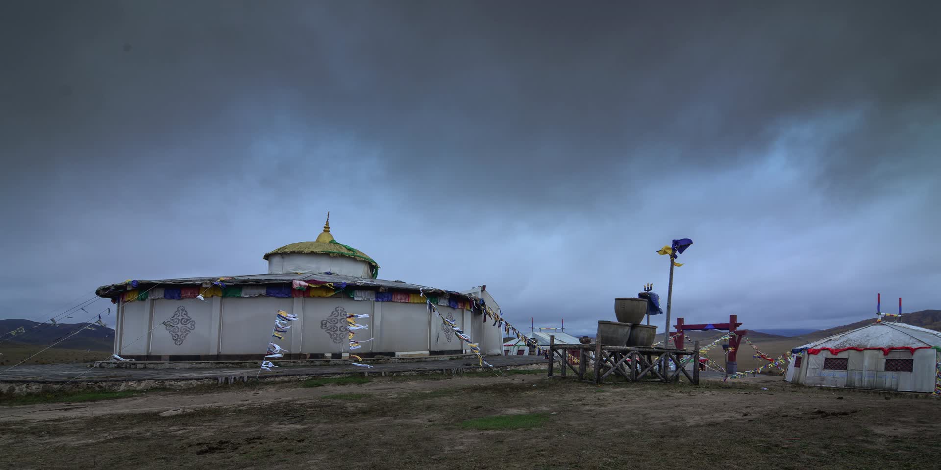4K内蒙古草原坝上民居延时5视频的预览图
