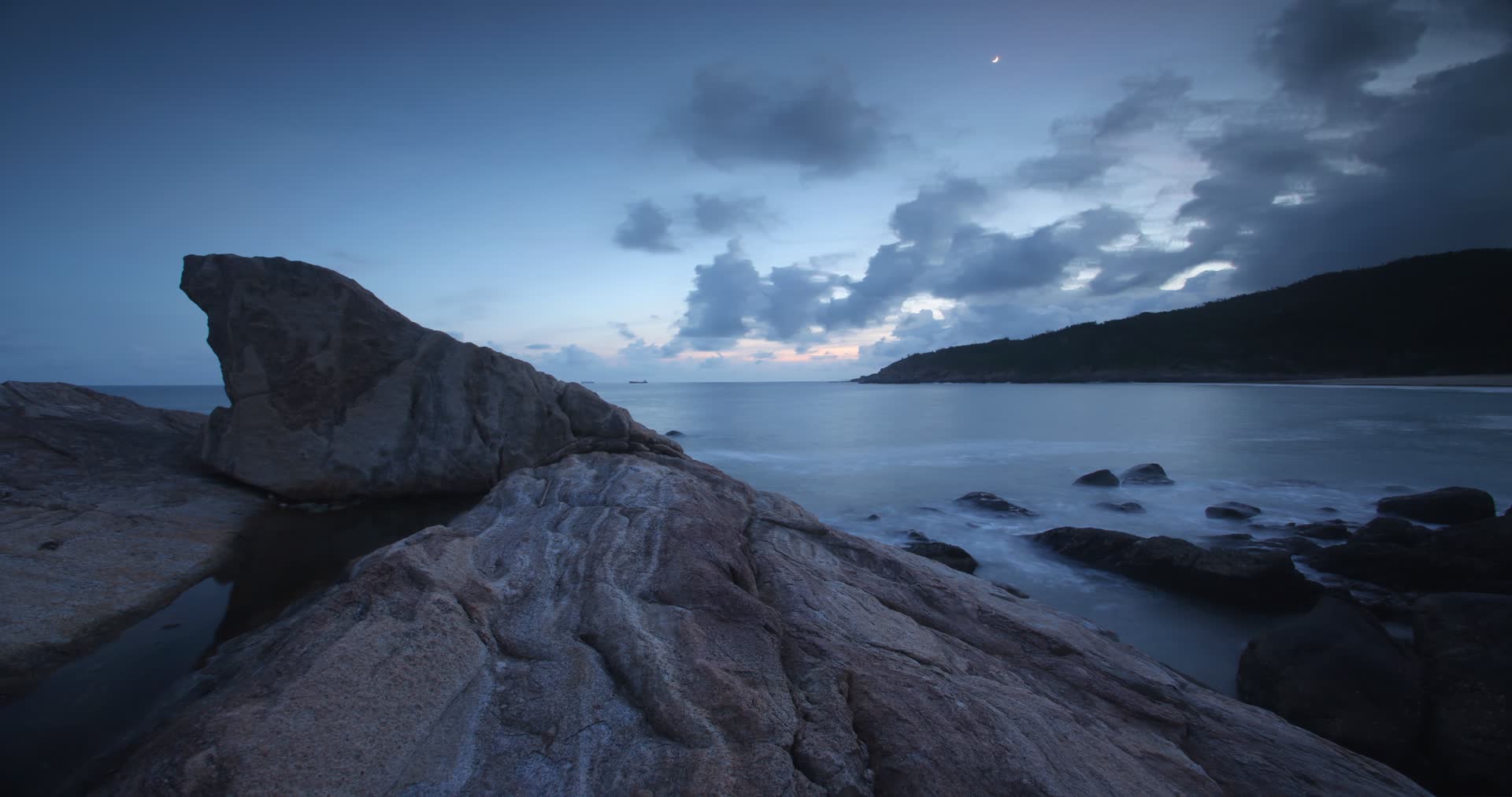 4K广东海陵岛夜景星空延时1视频的预览图