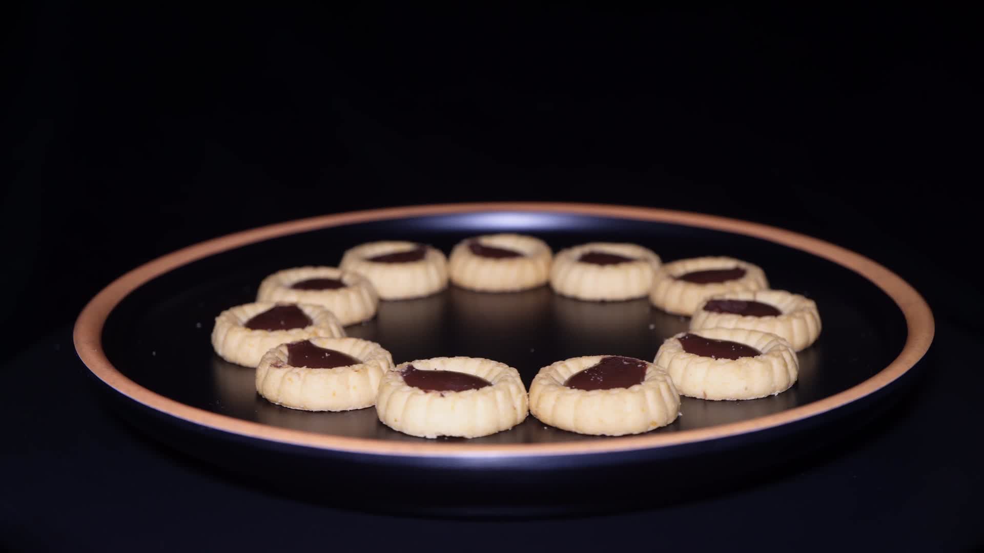 酥脆巧克力夹心饼干糕点零食视频的预览图