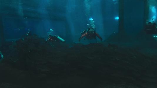 4kw1水下潜水训练视频的预览图