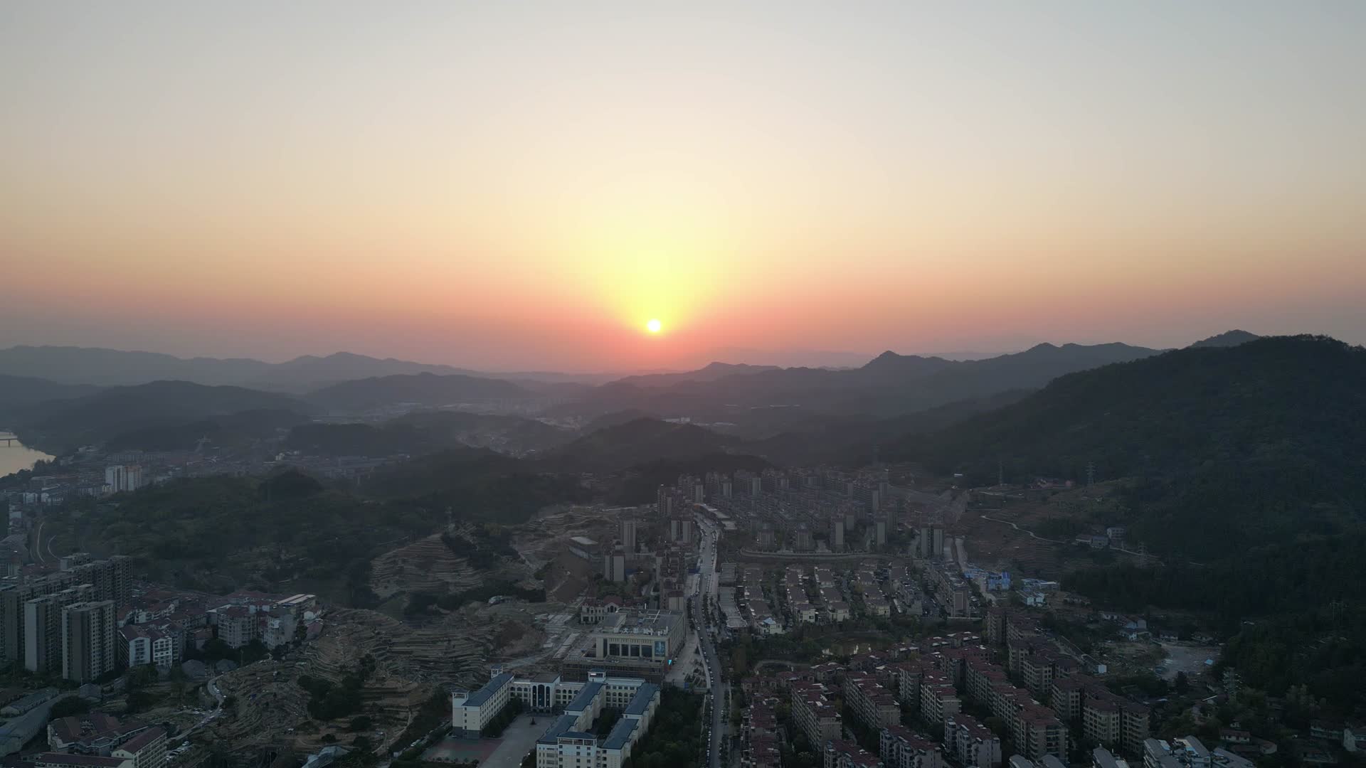 安徽合肥城市清晨航拍视频的预览图