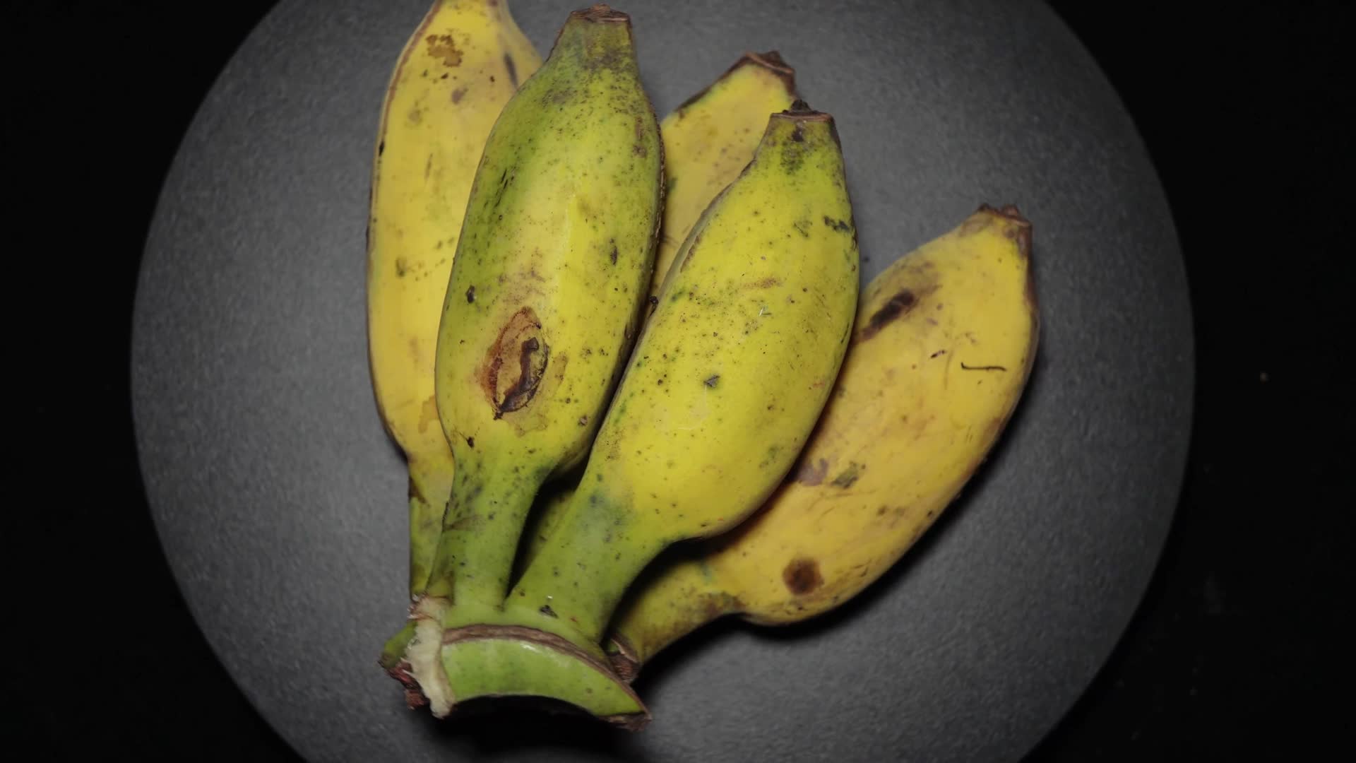 小米蕉香蕉青香蕉水果视频的预览图