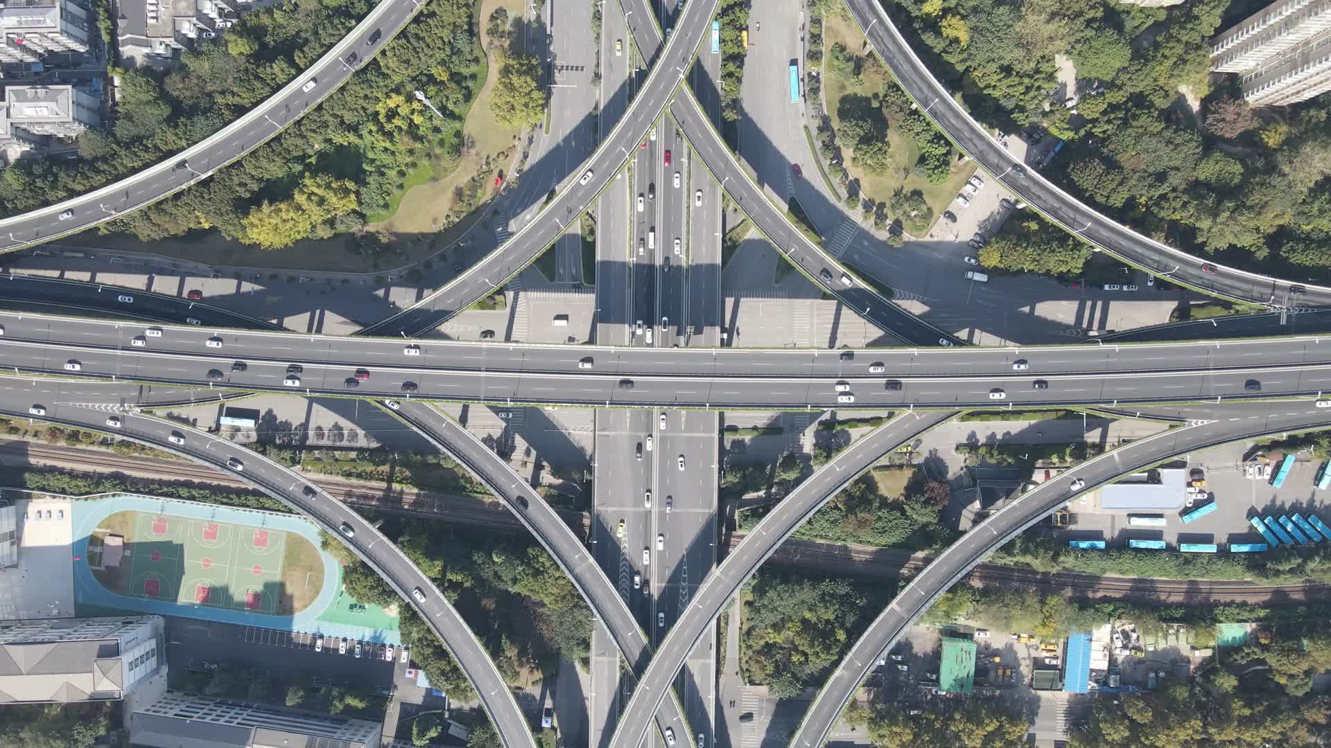 城市高架立交桥交通南京双桥门立交桥航拍视频的预览图