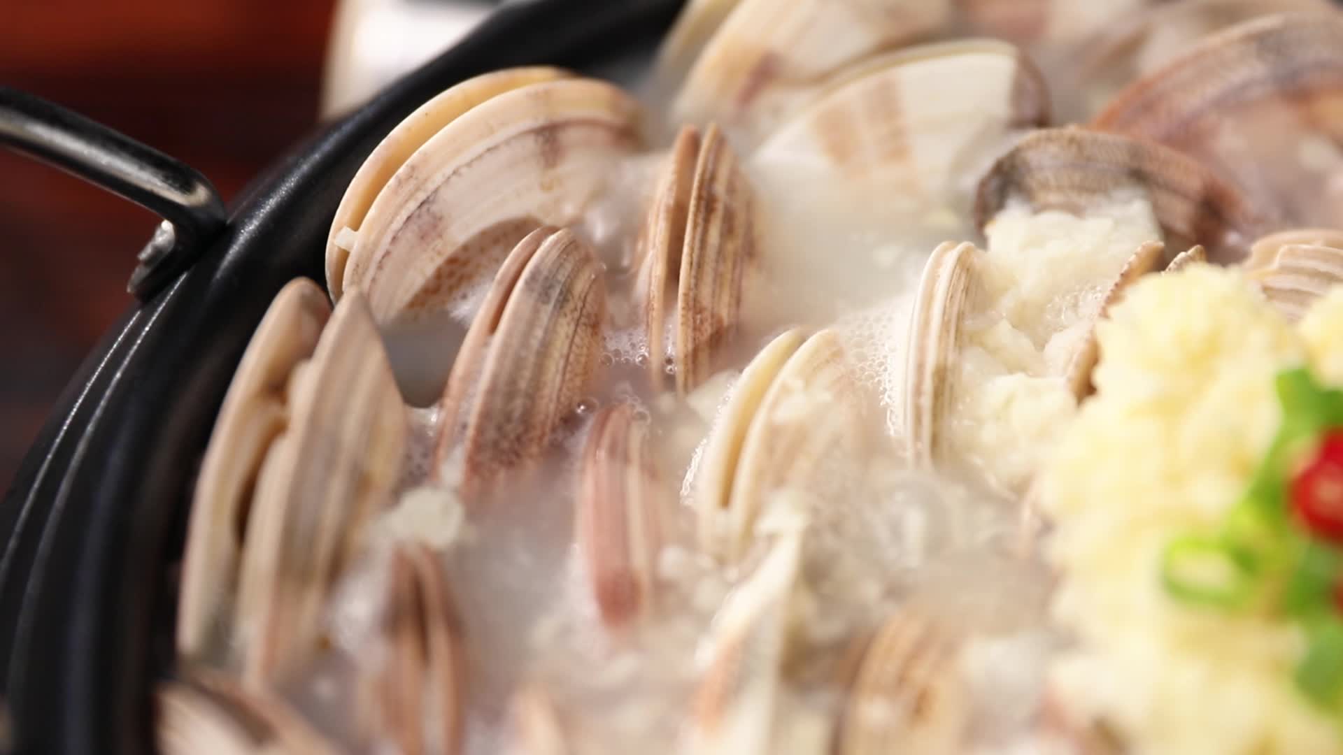 花蚬子海鲜美食菜品视频的预览图