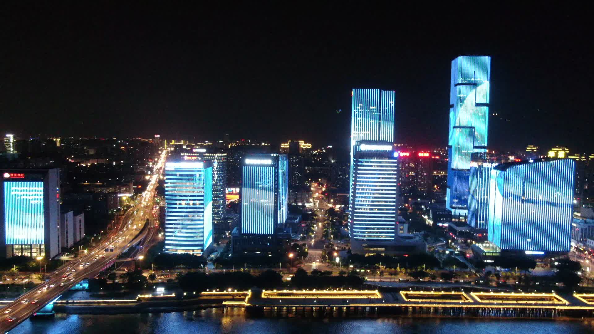 福建福州金融中心万达广场夜景航拍视频的预览图