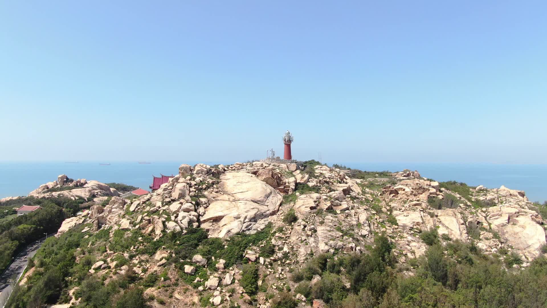 5A景福建湄洲岛区灯塔航拍视频的预览图