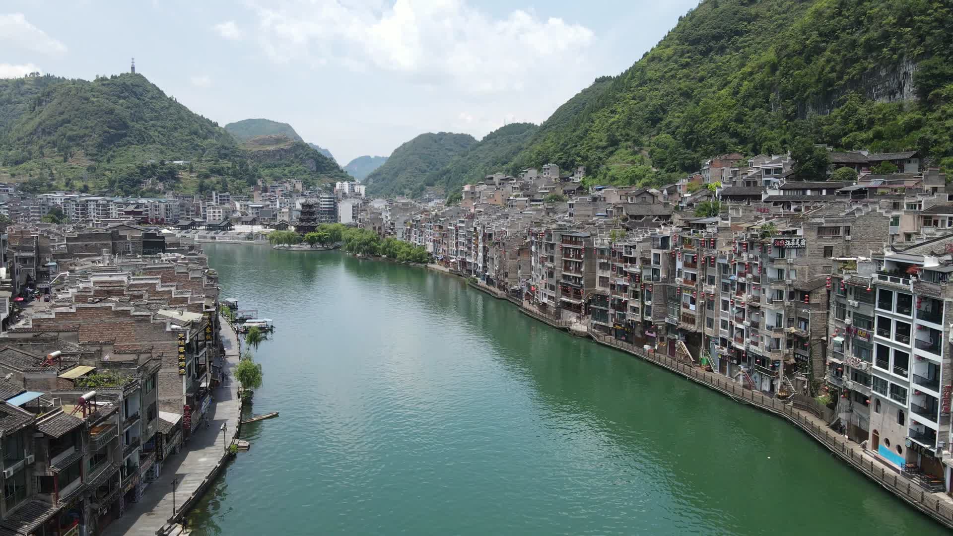 4K航拍贵州镇远古镇5A景区舞阳河两岸视频的预览图