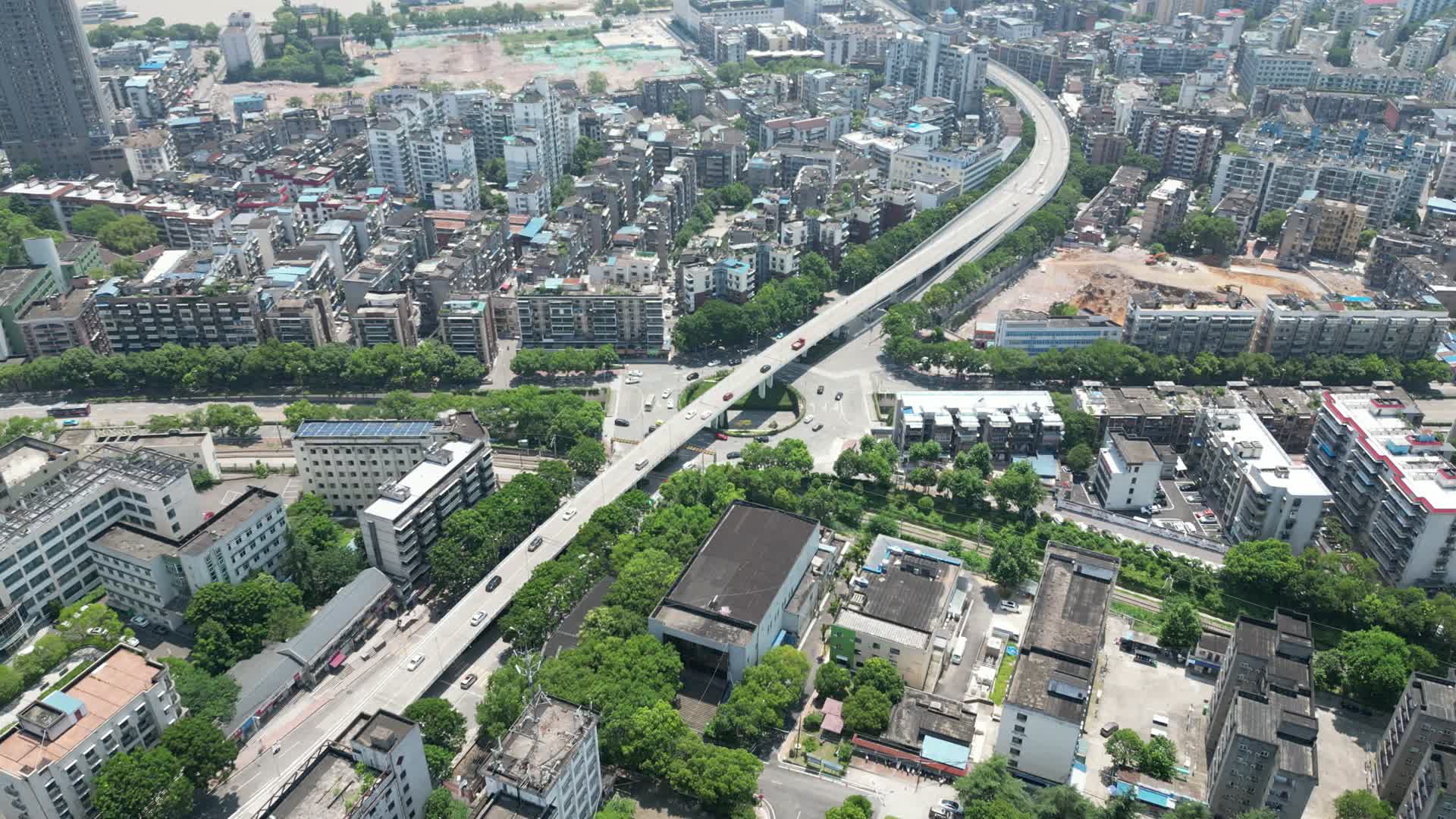 城市航拍湖北宜昌东山大道立交桥视频的预览图