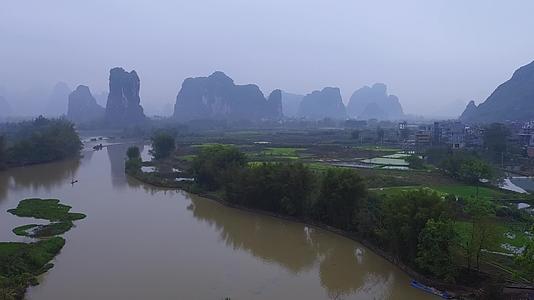 桂林山水桂林风景航拍桂林景色桂林山水云雾缭绕桂林雨天航拍视频的预览图