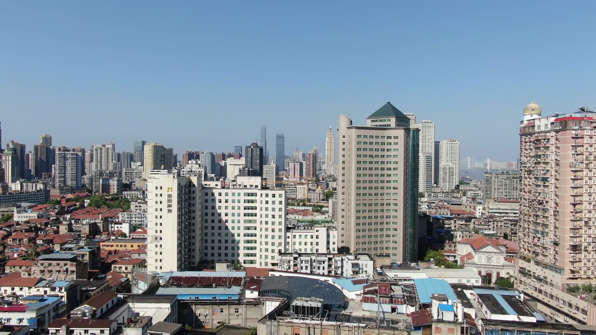 航拍湖北武汉汉口城市建设视频的预览图