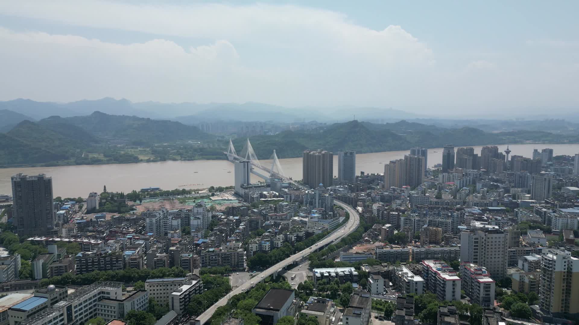城市航拍湖北宜昌武夷长江大桥全景视频的预览图