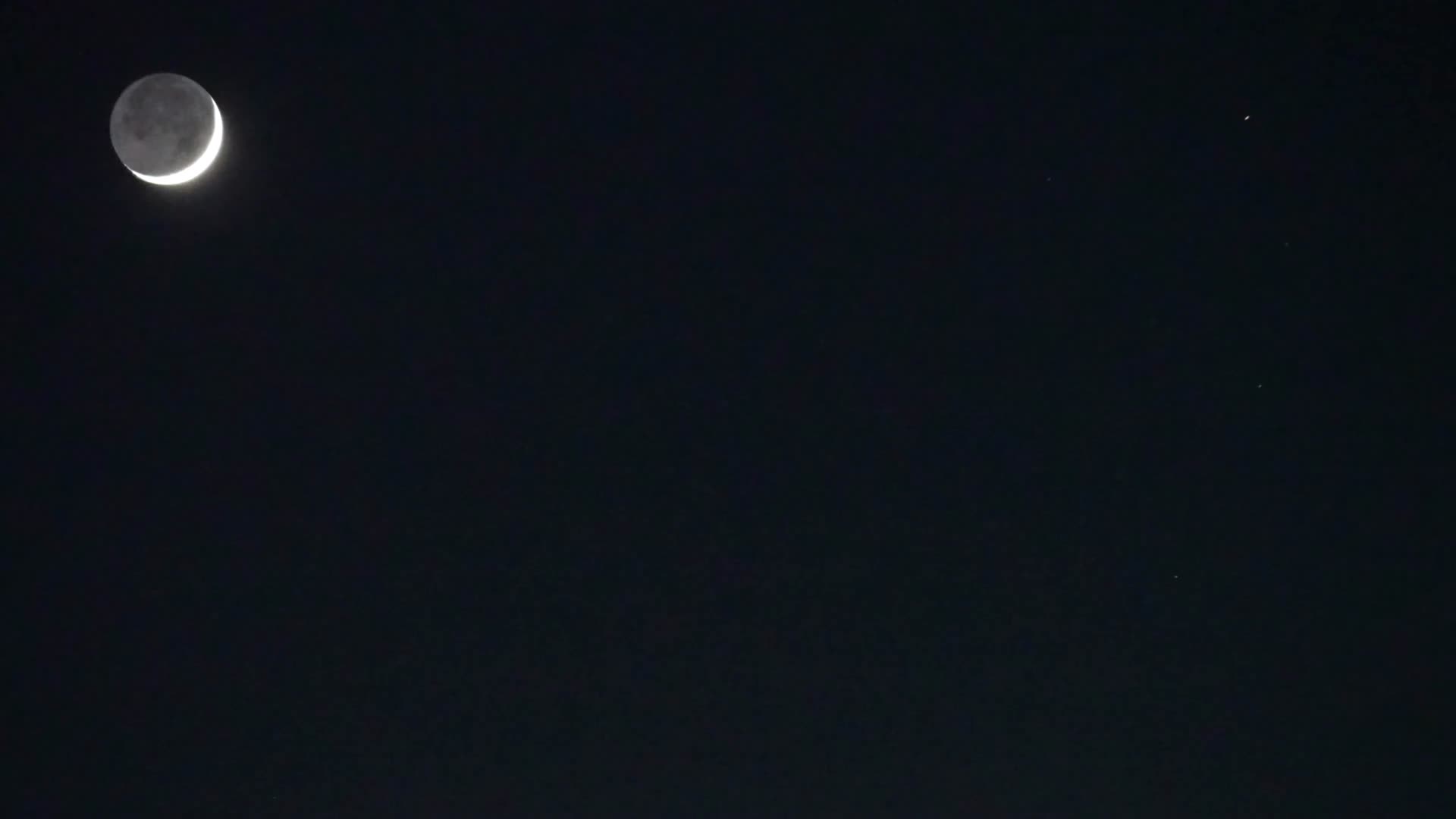 夜空月亮月牙月落延时视频的预览图