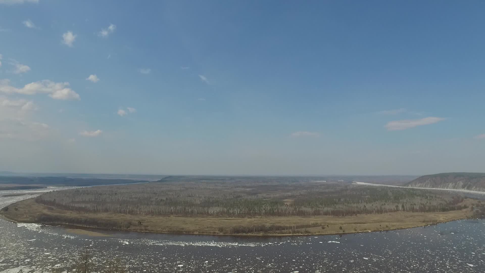 大兴安岭开库康春季河流碎冰视频的预览图