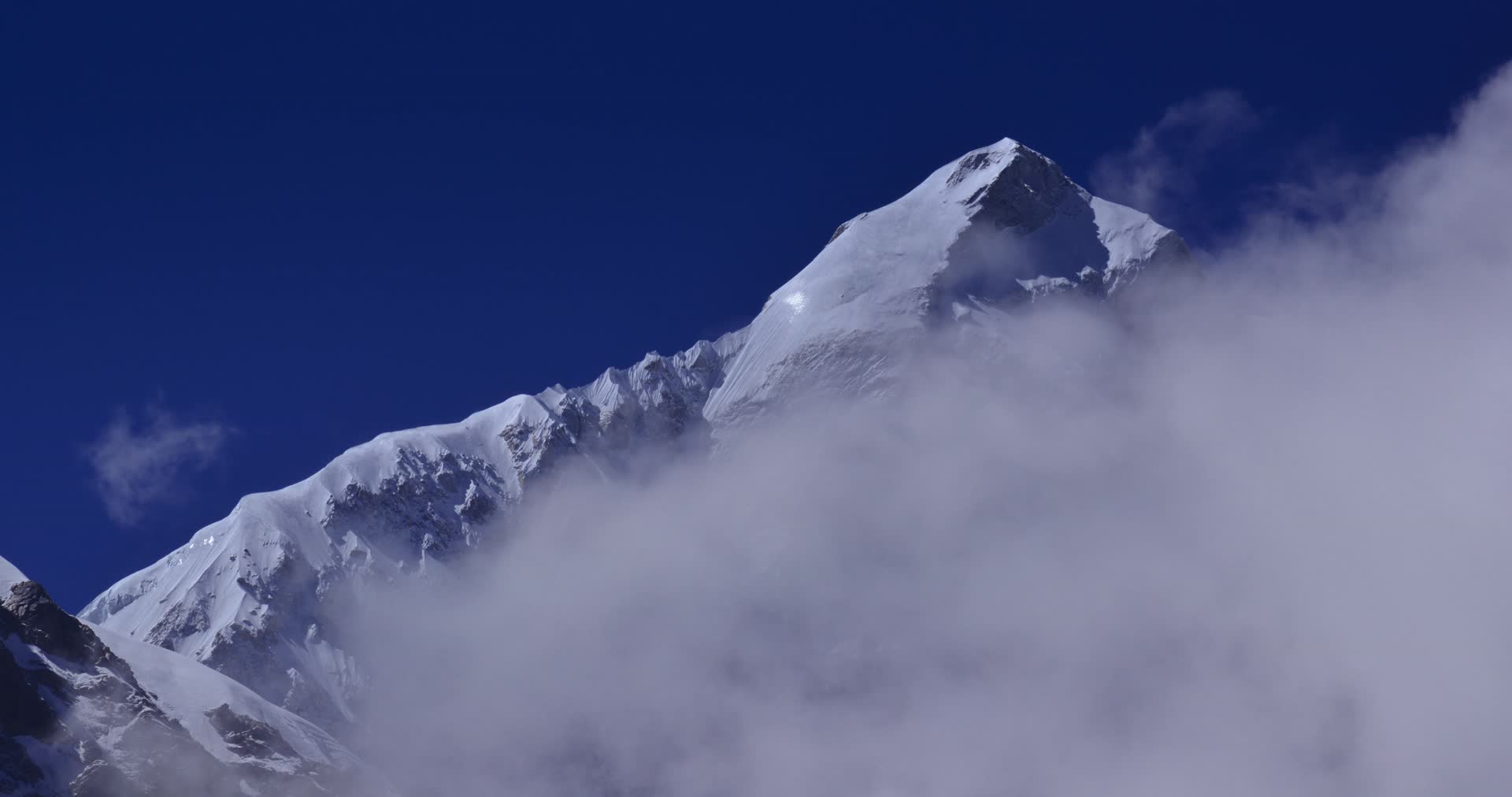 珠穆朗卓主峰延时视频的预览图