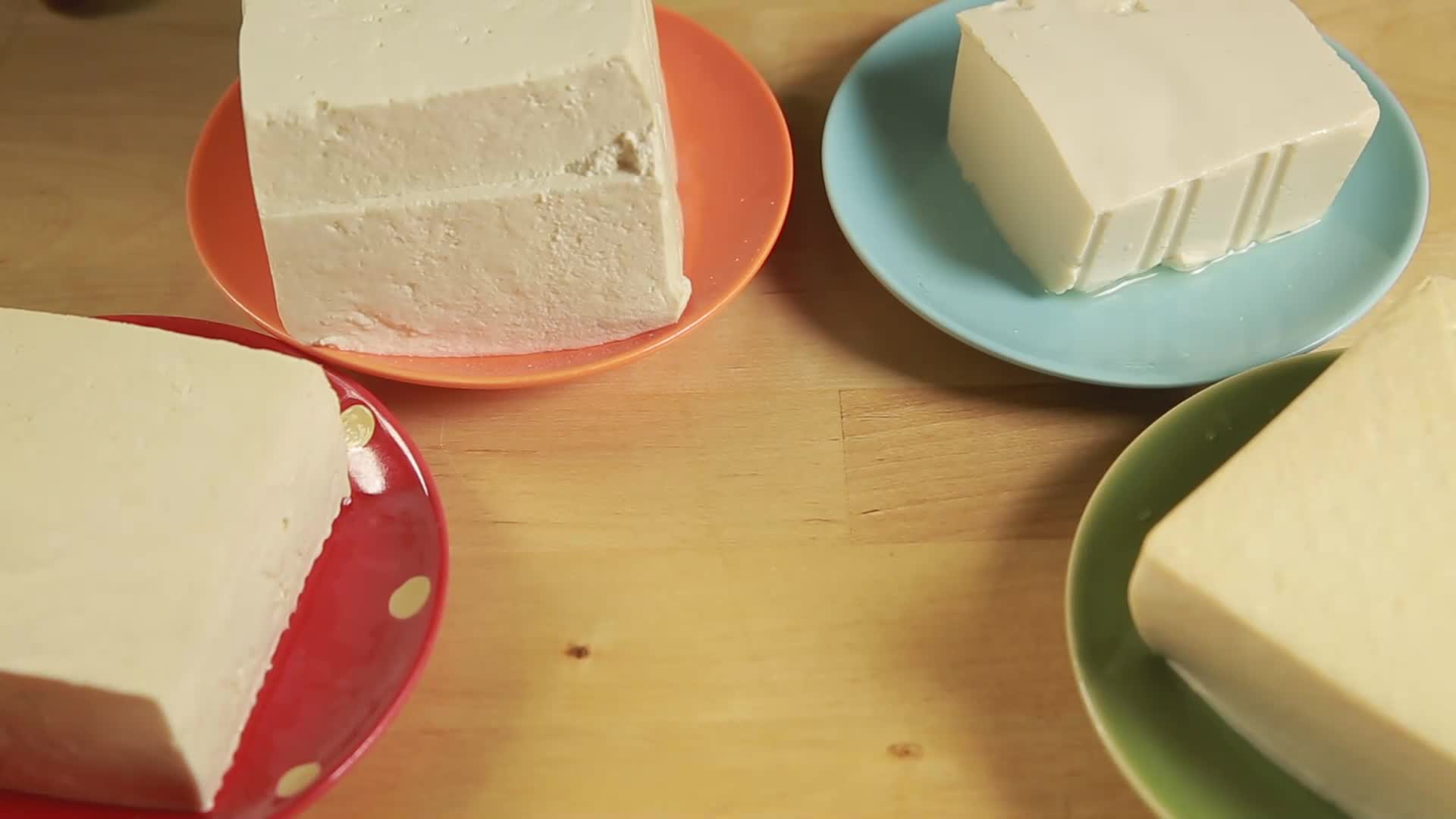 不同品种的豆腐对比视频的预览图