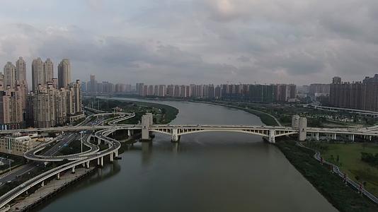 福建泉州田安大桥航拍视频的预览图