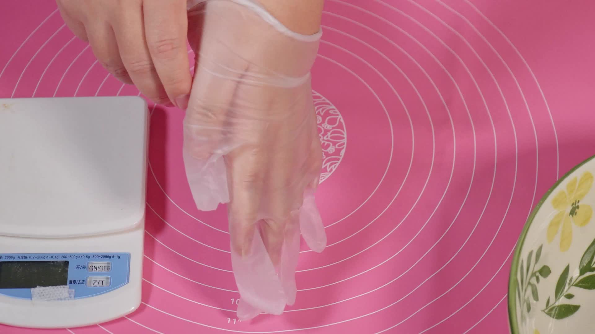 厨师带一次性手套食品安全卫生视频的预览图
