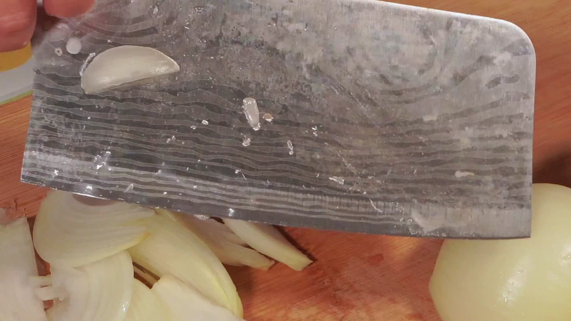大厨切白洋葱丝视频的预览图