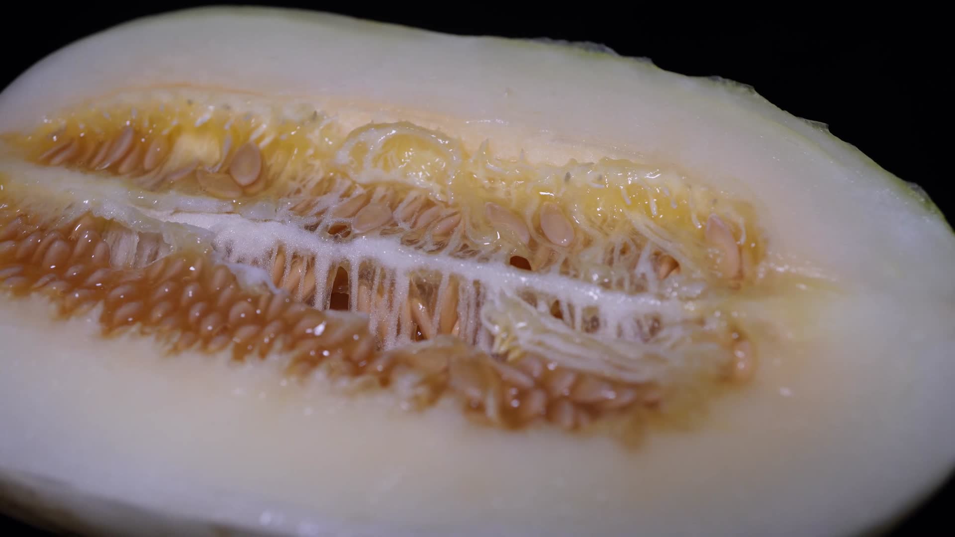 切开的东北香瓜白糖罐甜瓜精密香瓜视频的预览图