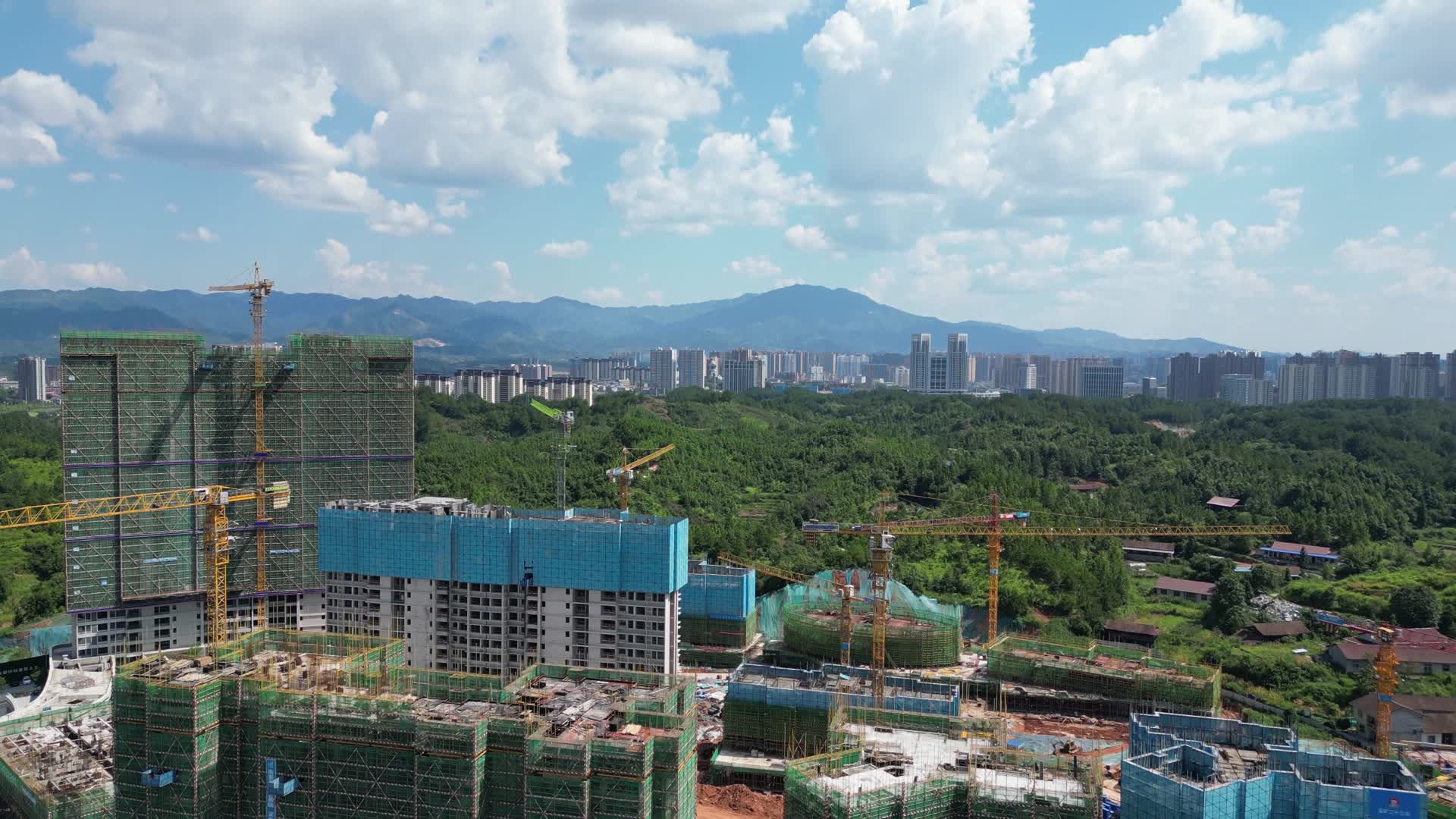 航拍房地产建筑施工工地视频的预览图